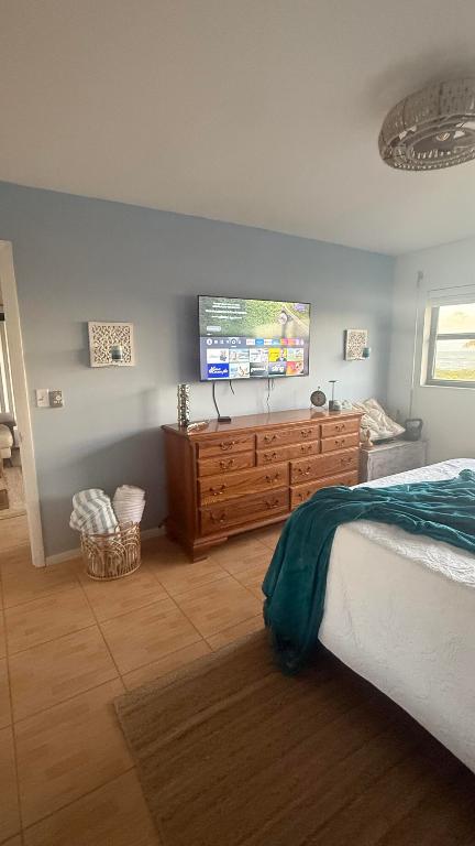 OCEAN HARBOUR CONDOMINIUM B - Residential Lease