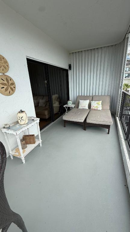 OCEAN HARBOUR CONDOMINIUM B - Residential Lease