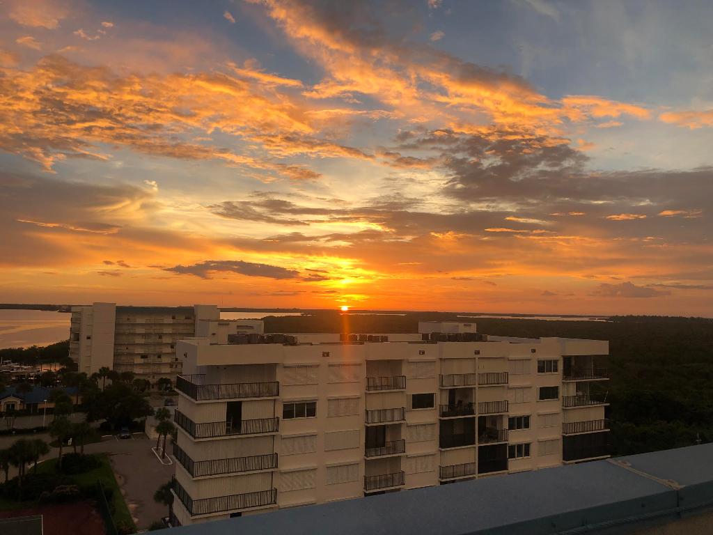 OCEAN HARBOUR CONDOMINIUM B - Residential Lease