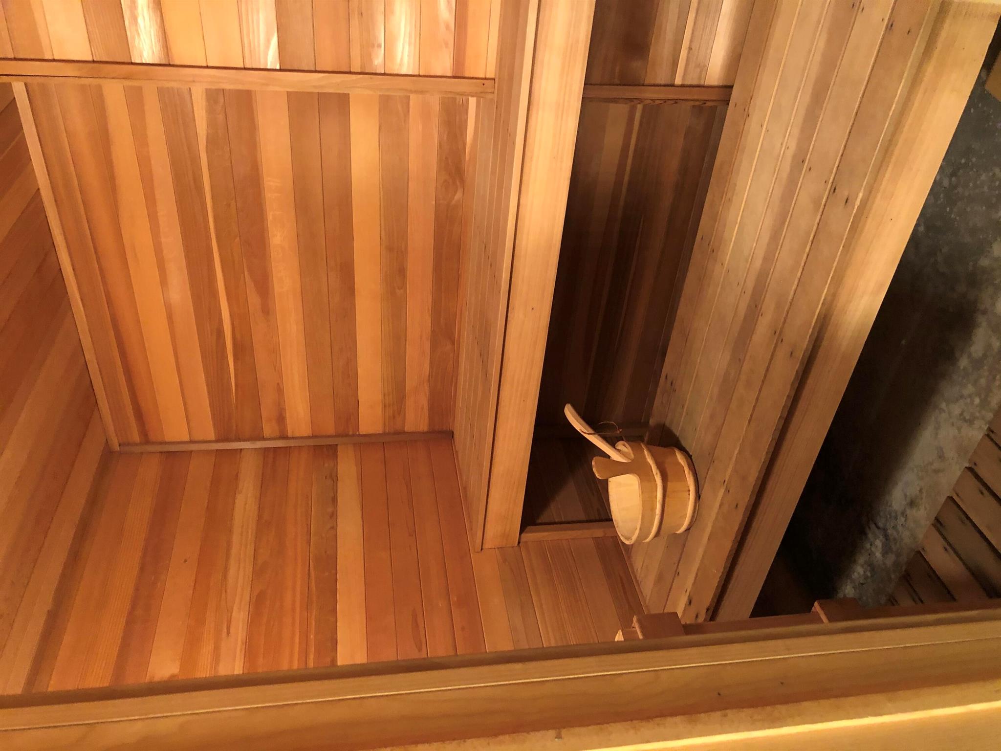 OCEAN HARBOUR CONDOMINIUM - Residential Lease