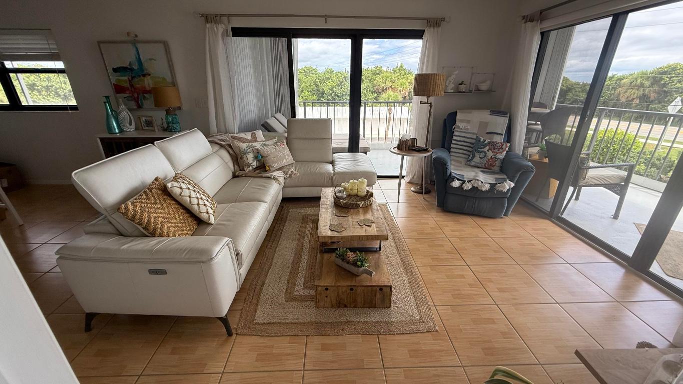 OCEAN HARBOUR CONDOMINIUM B - Residential Lease