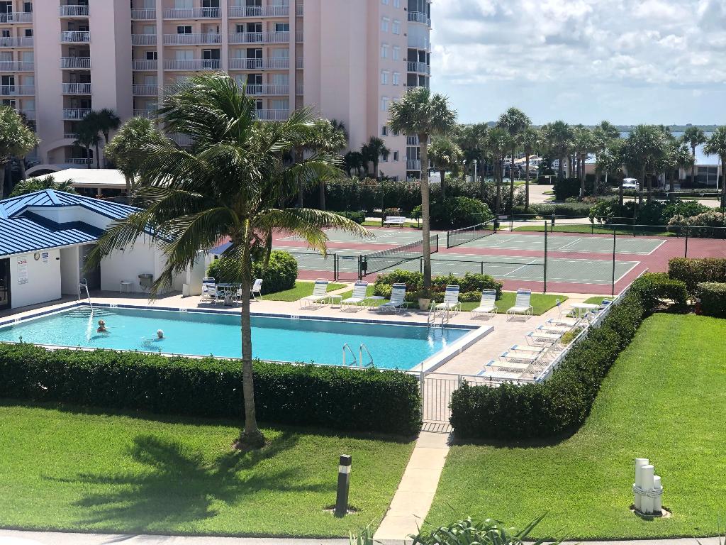 OCEAN HARBOUR CONDOMINIUM B - Residential Lease