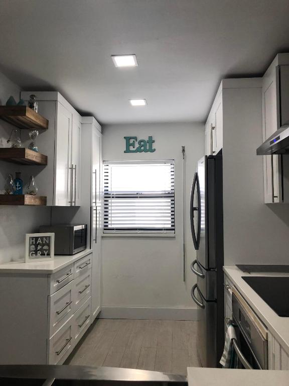 OCEAN HARBOUR CONDOMINIUM B - Residential Lease