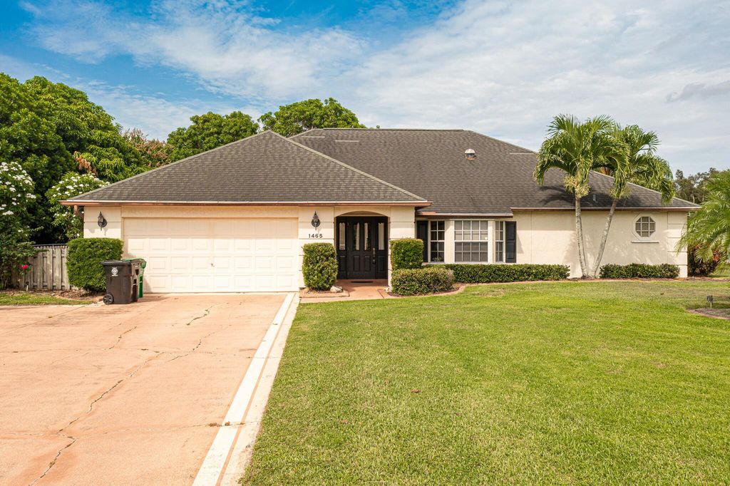Photo of 1465 SE Westmoreland Boulevard, Port Saint Lucie, FL 34952 (MLS # R11119223)