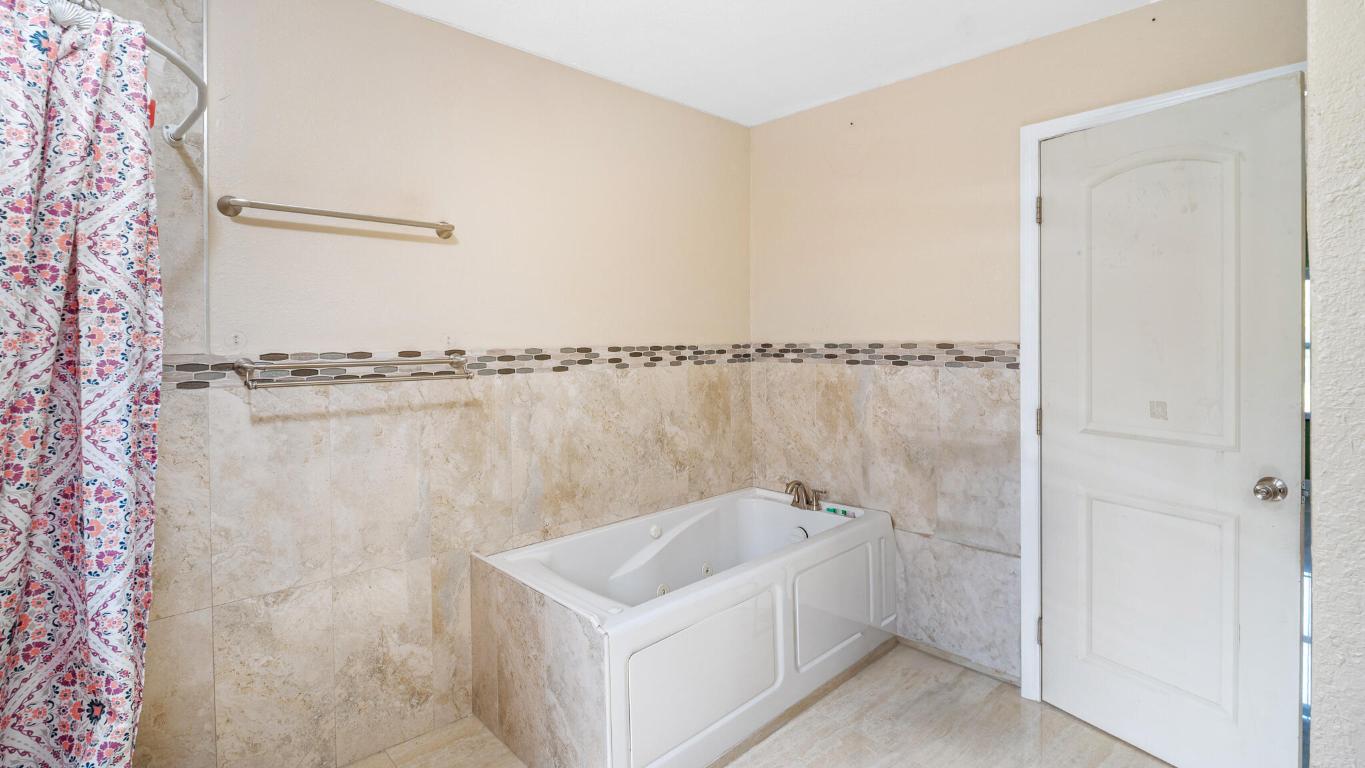 CRESTVIEW BOYNTON - Residential