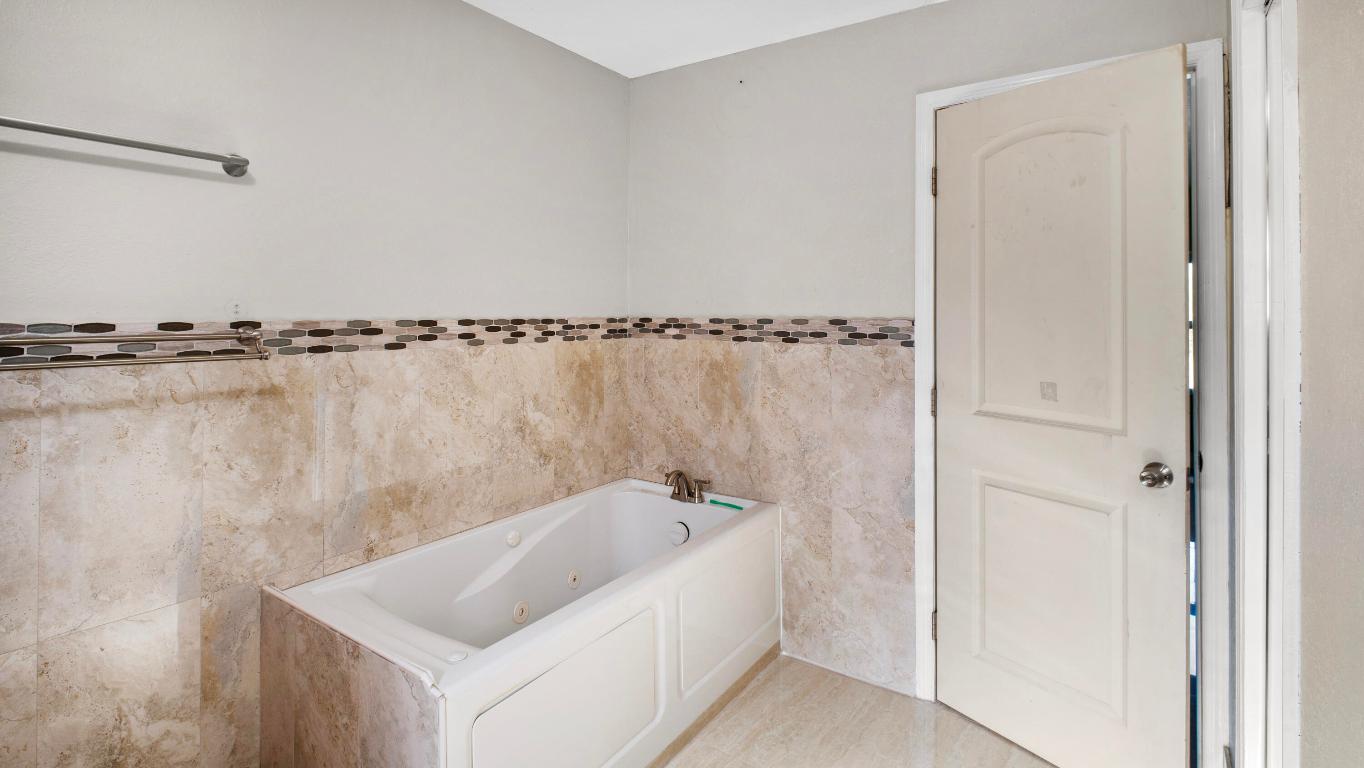 CRESTVIEW BOYNTON - Residential