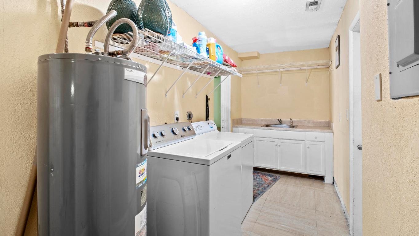 CRESTVIEW BOYNTON - Residential