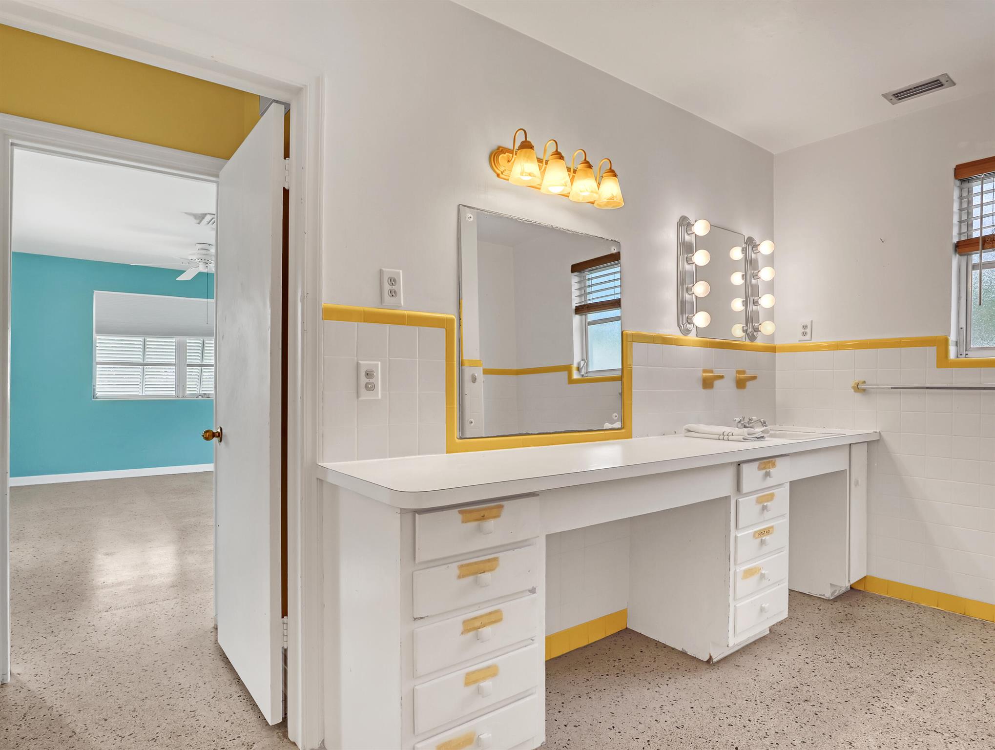 PALM BEACH SHORES - Residential