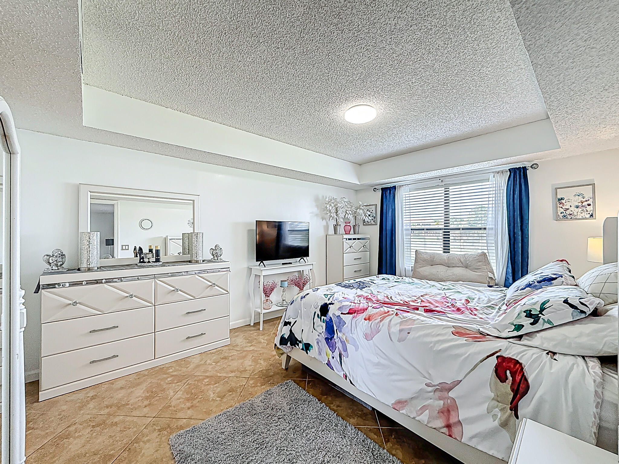 INDEPENDENCE BAY - Residential