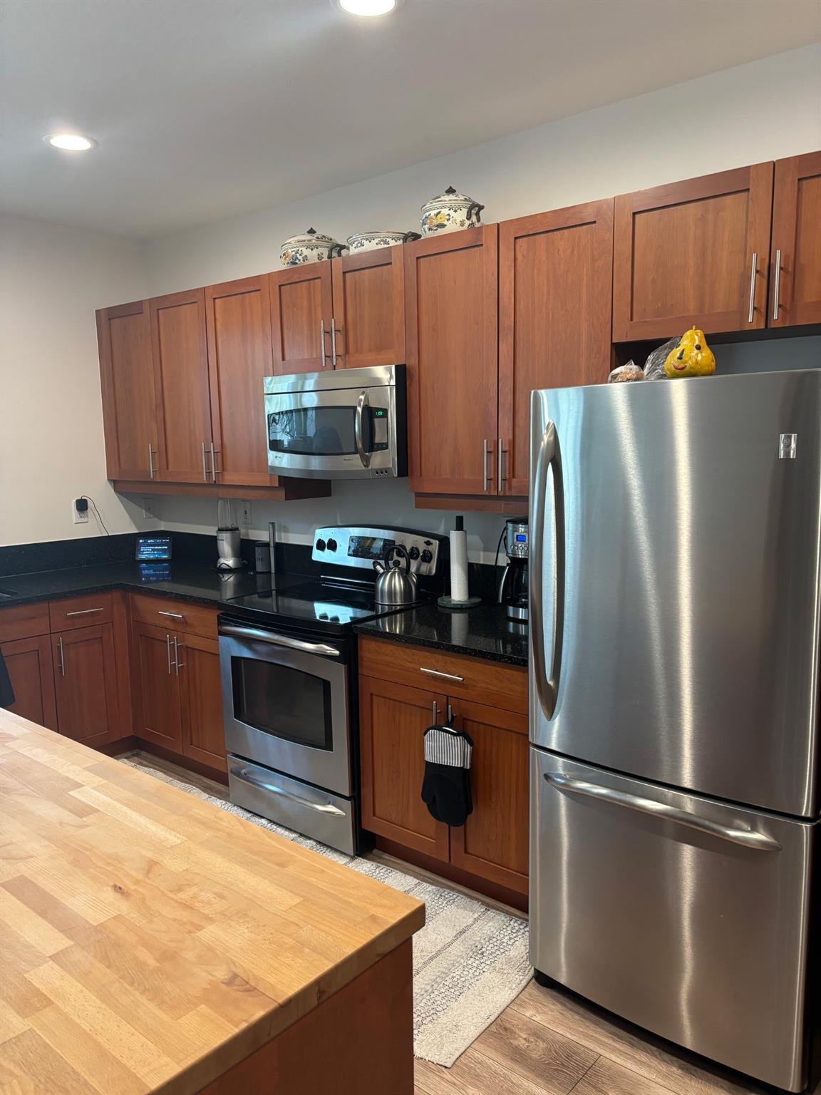 THE VILLAGE AT SAILBOAT B - Residential Lease