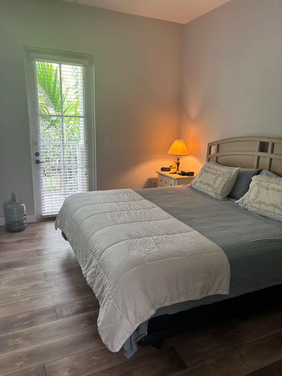 THE VILLAGE AT SAILBOAT B - Residential Lease