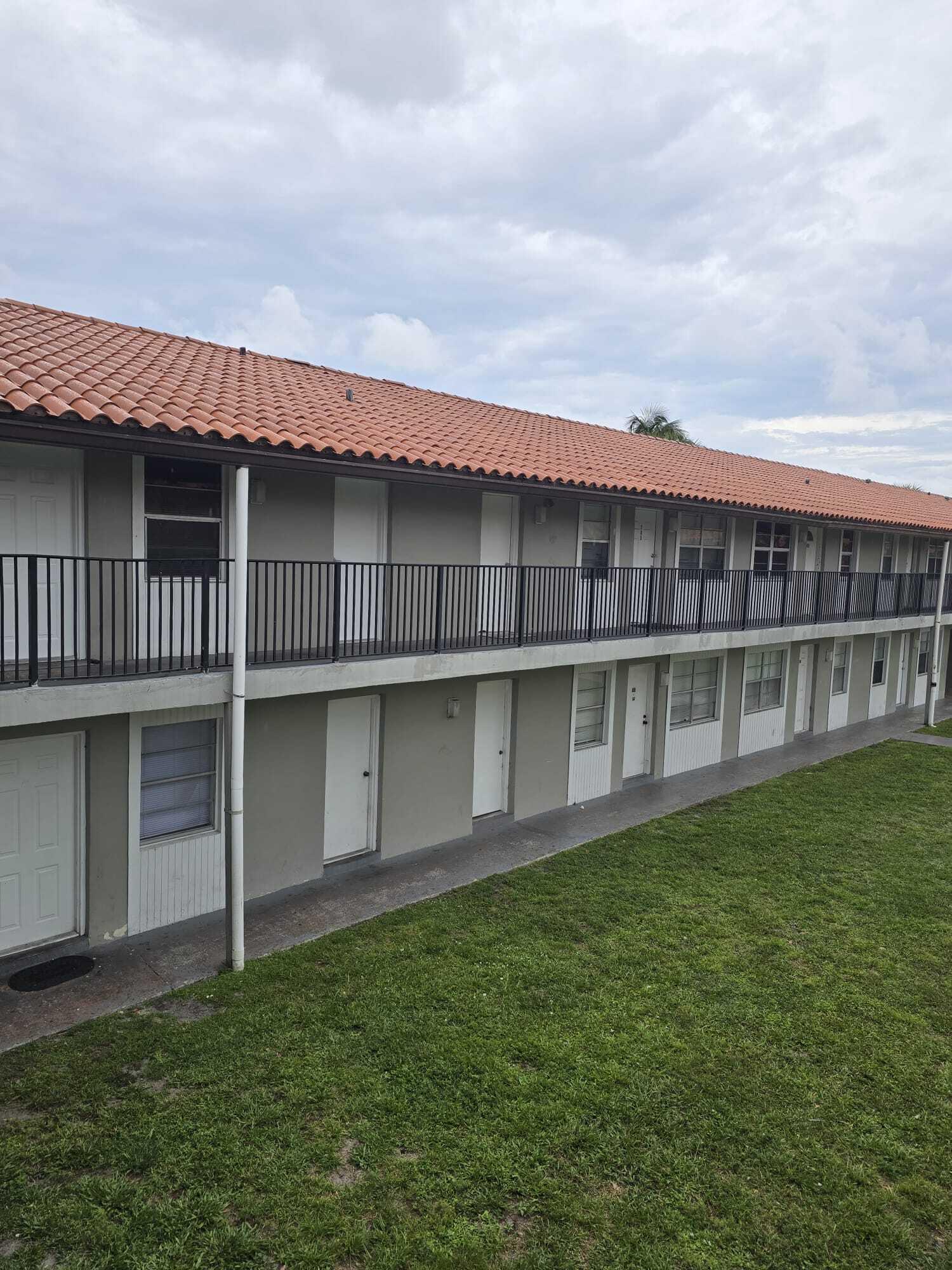 SILVER PALMS CONDO - Residential