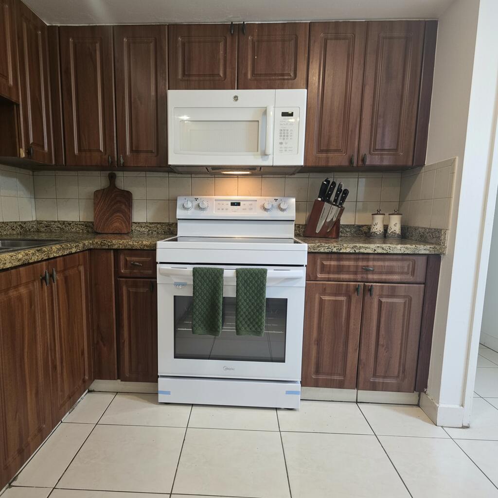 SILVER PALMS CONDO - Residential