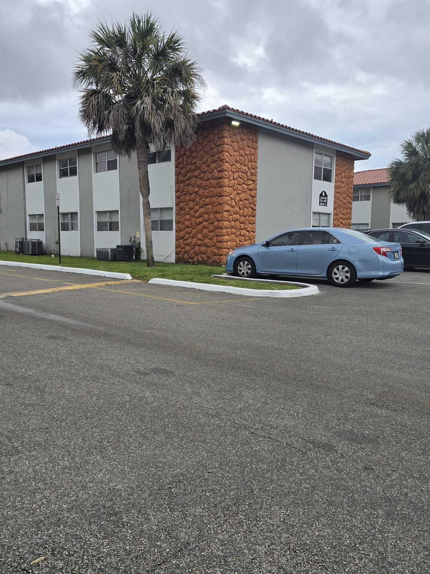SILVER PALMS CONDO - Residential