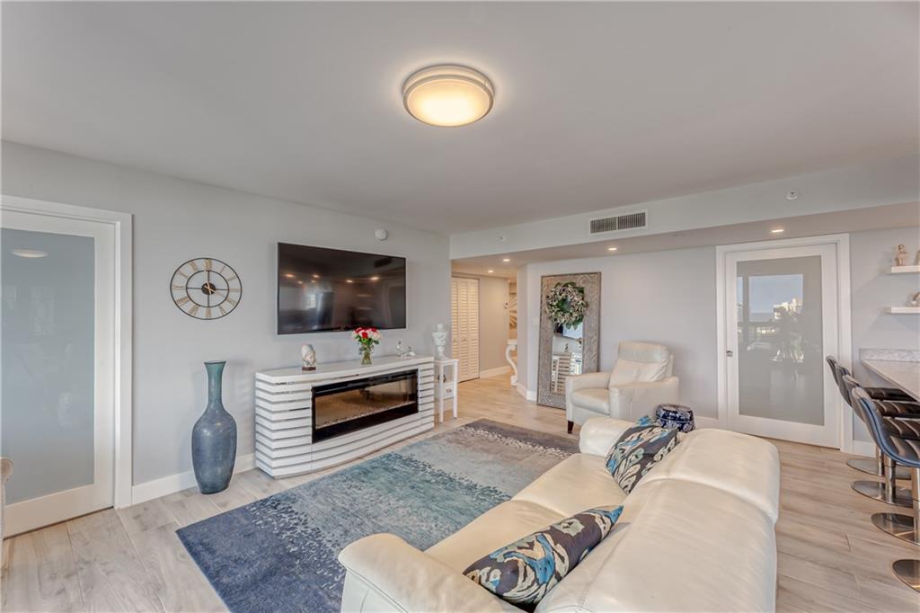 Voyager Condo - Residential