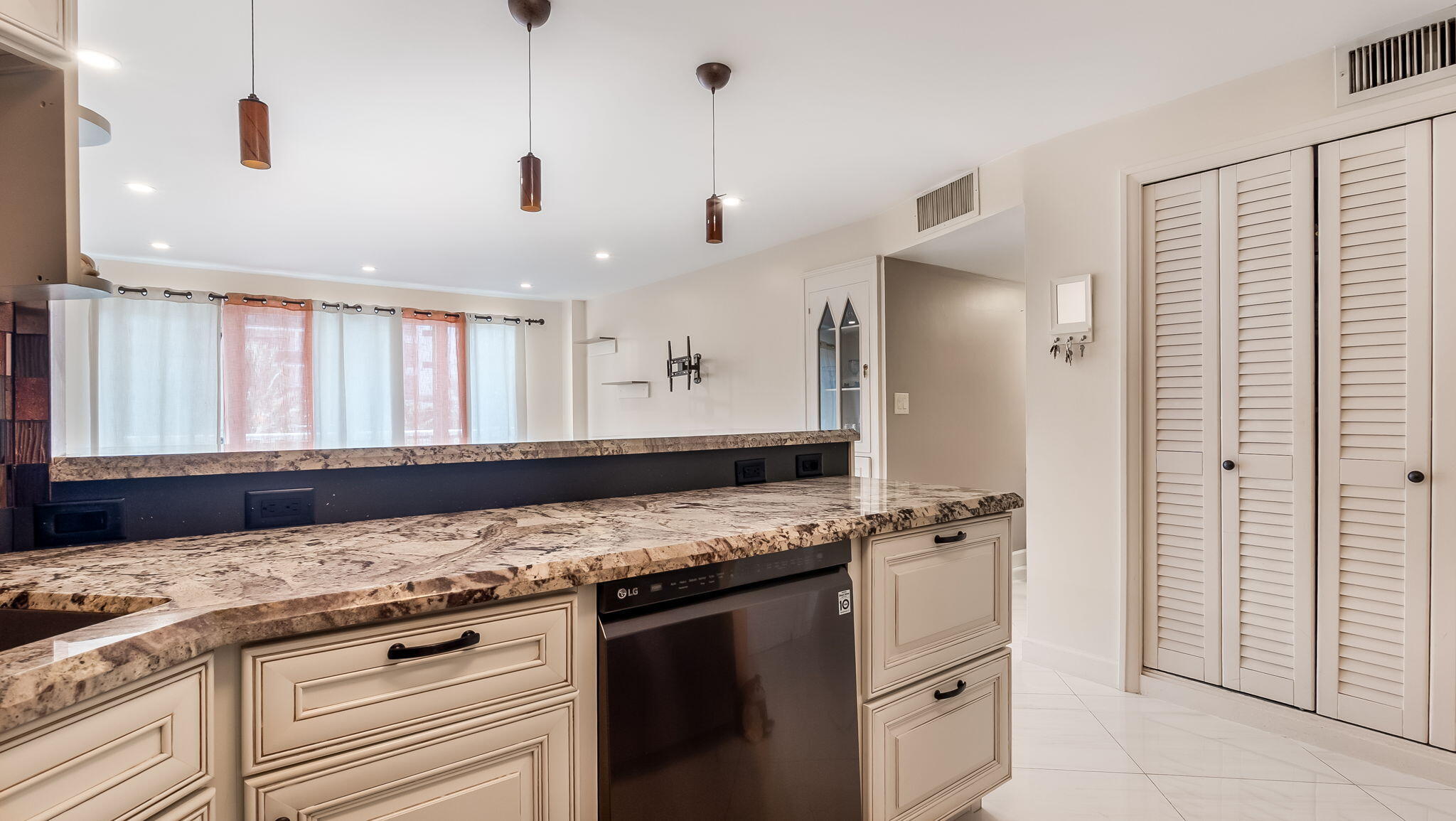 133 N Pompano Beach Boulevard 204