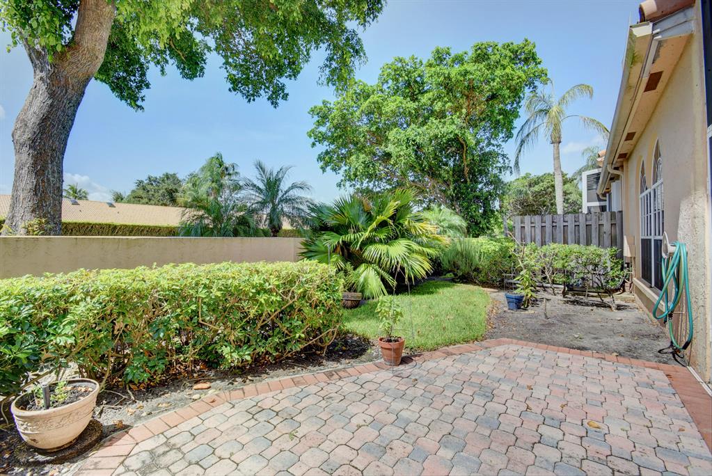 FAIRWAYS AT BOCA GOLF & TENNIS - Residential