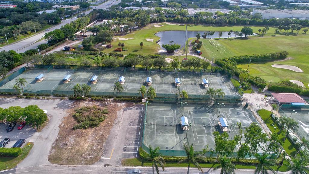 FAIRWAYS AT BOCA GOLF & TENNIS - Residential