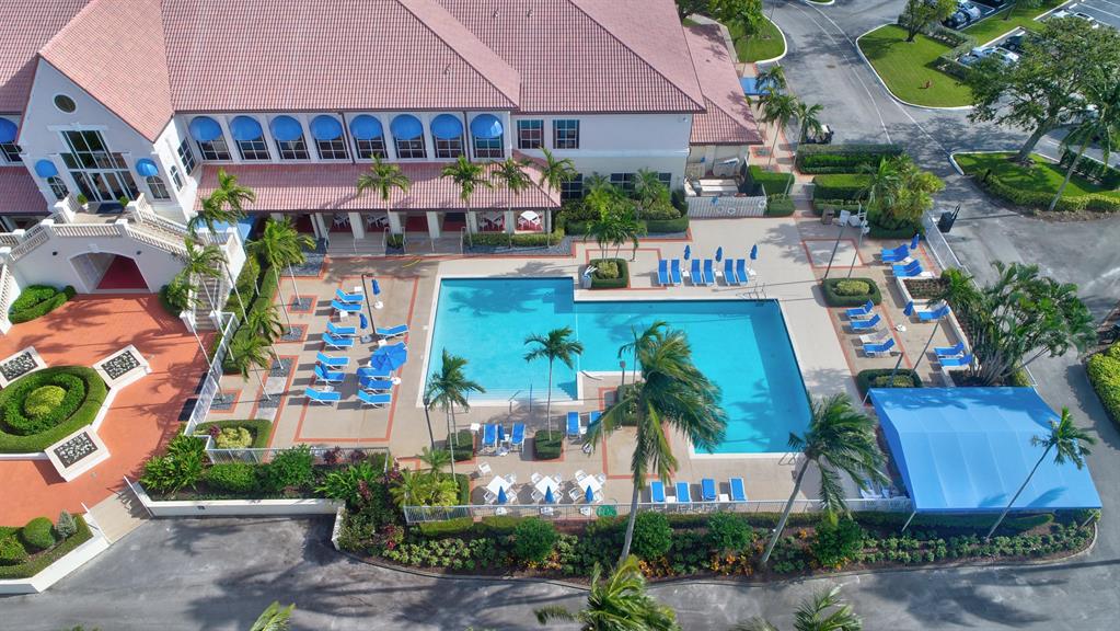 FAIRWAYS AT BOCA GOLF & TENNIS - Residential