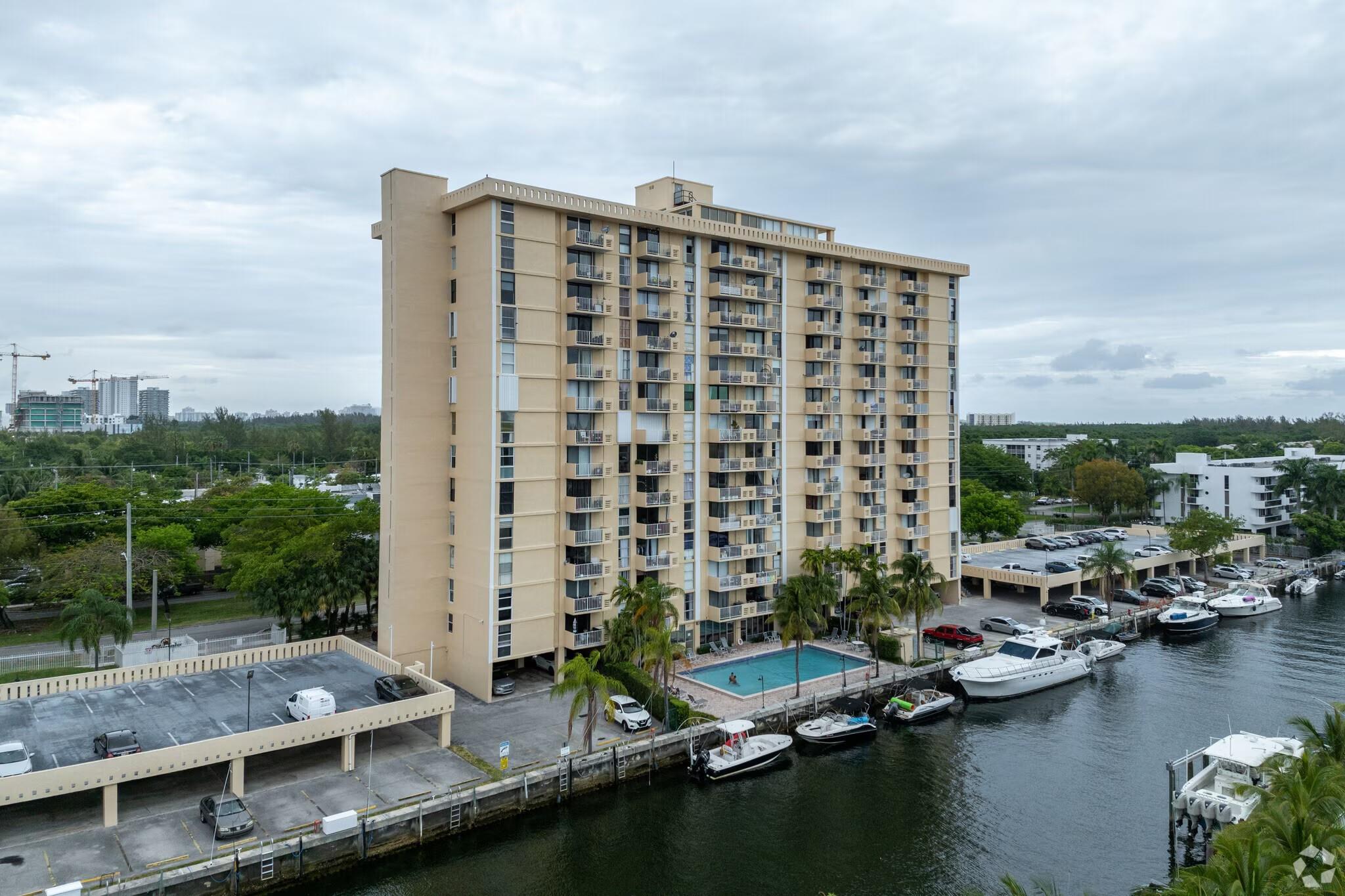 2350 NE 135th St 203