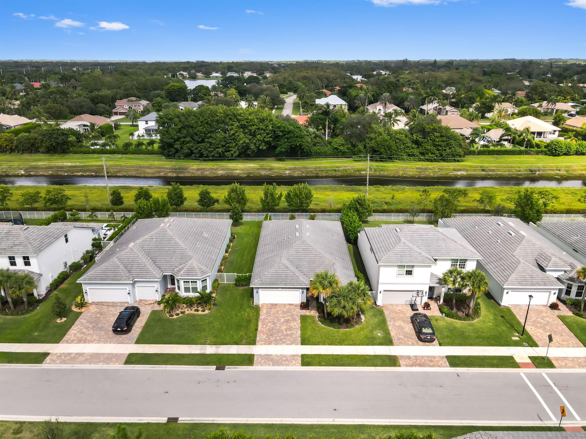 WINDSONG ESTATES - Residential