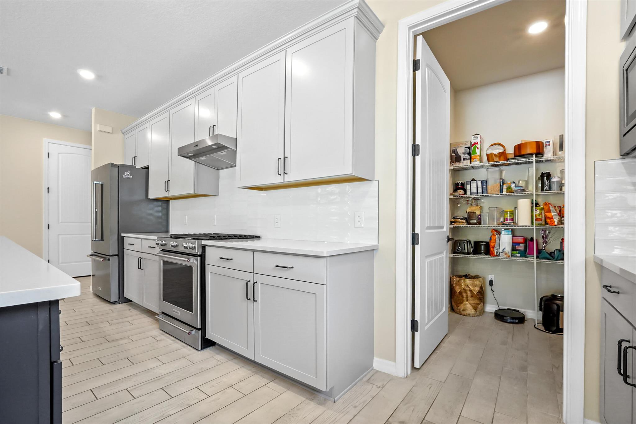 WINDSONG ESTATES - Residential