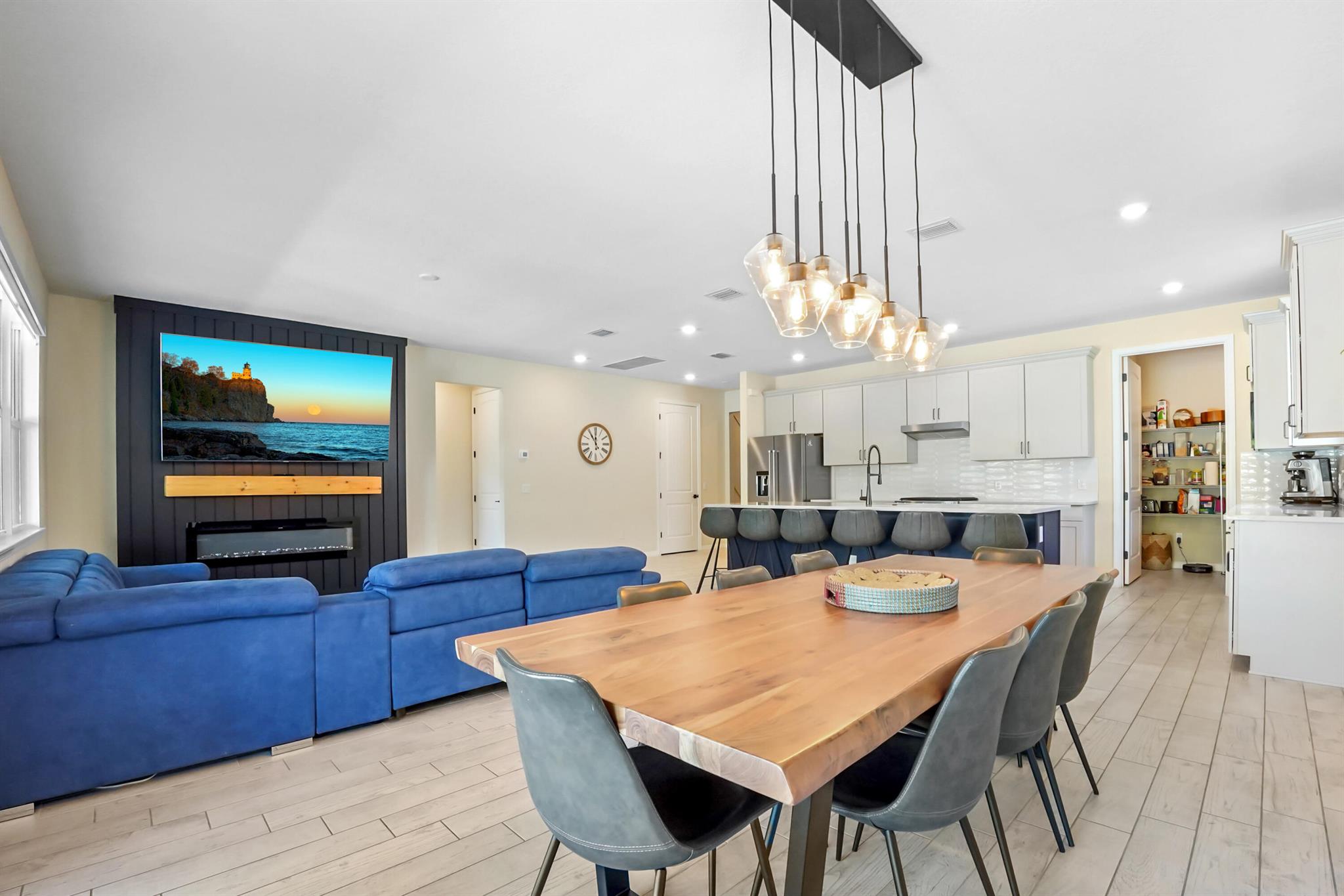 WINDSONG ESTATES - Residential