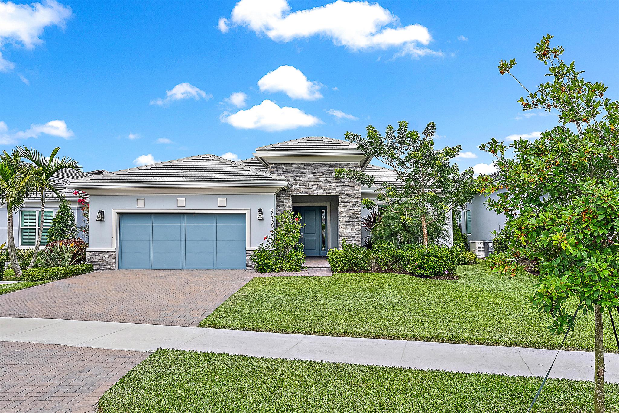 9976 Seagrass Way