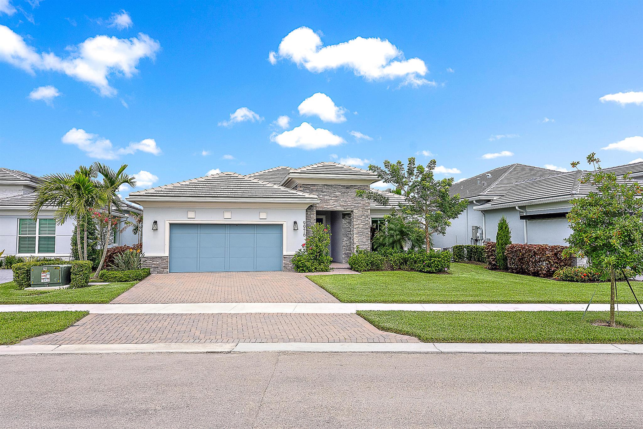 9976 Seagrass Way