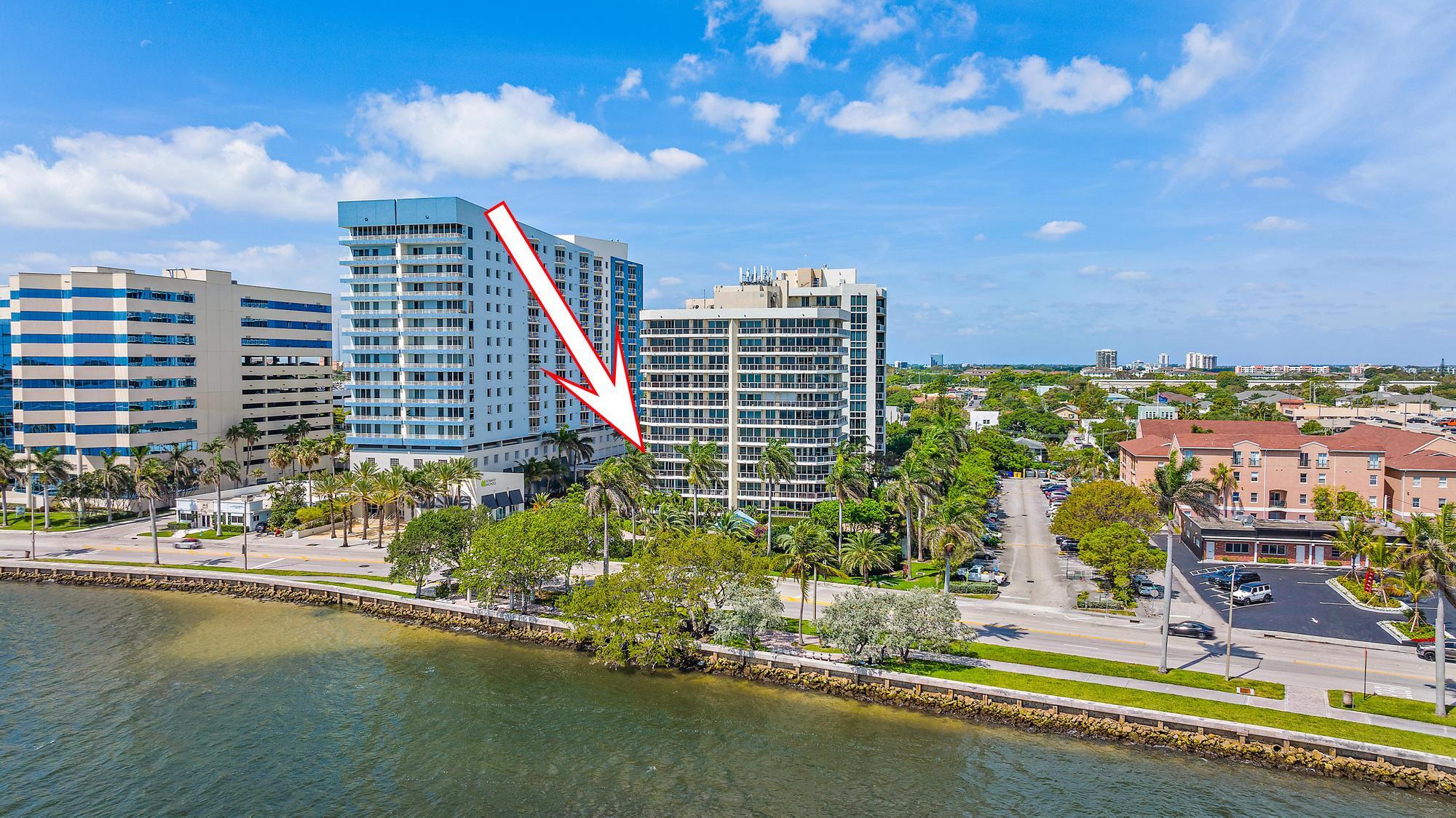 Villa Del Lago - Residential