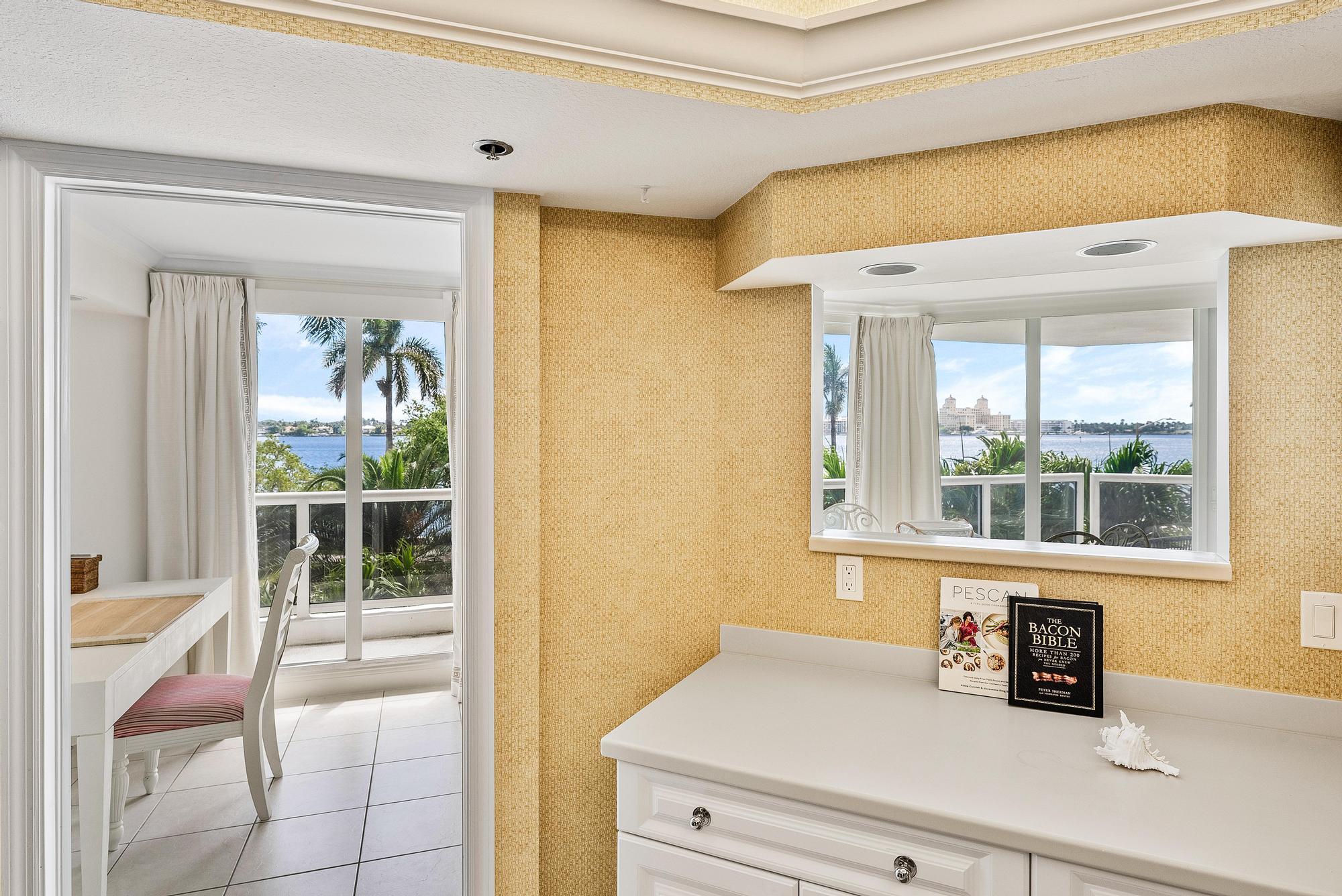 Villa Del Lago - Residential