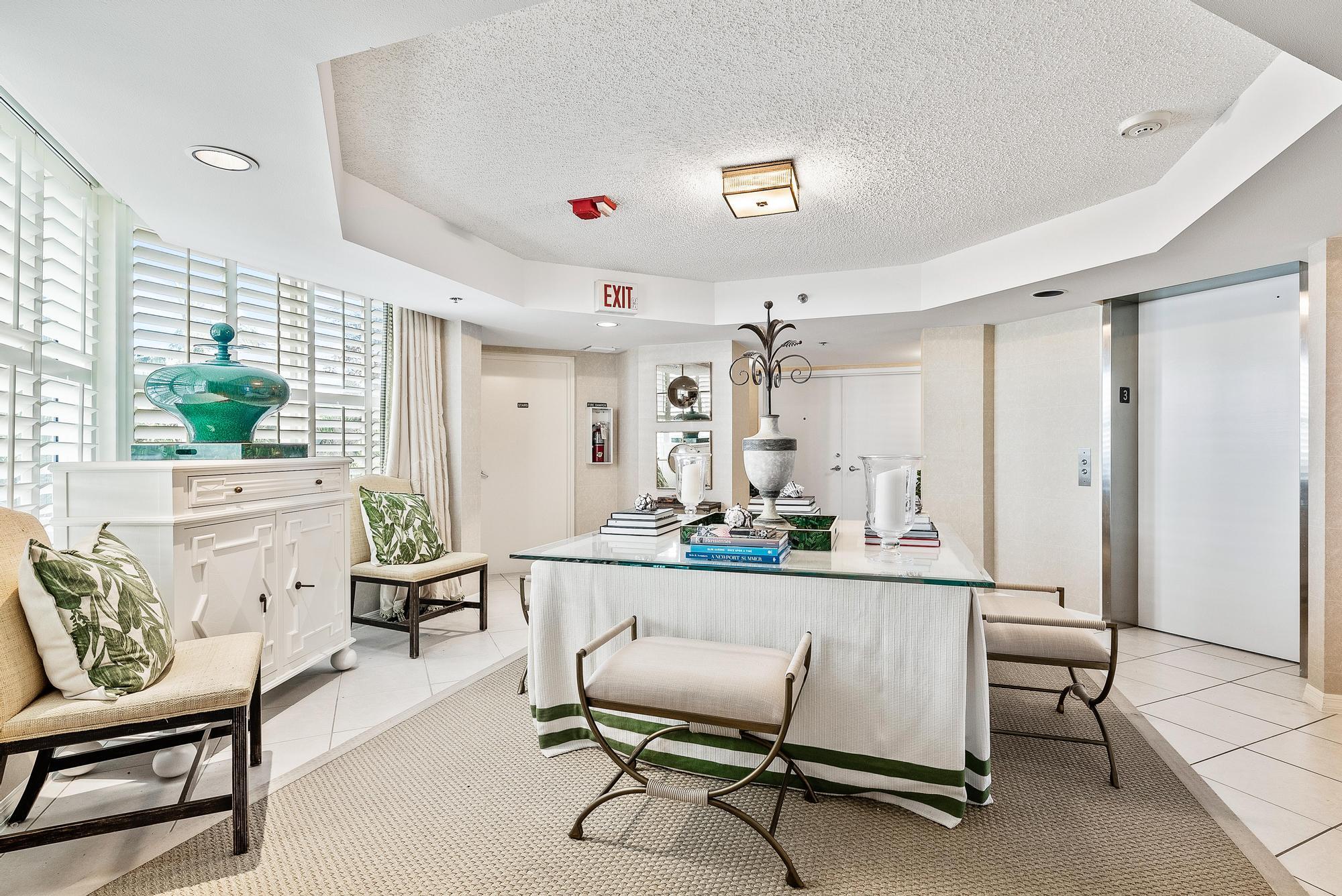 Villa Del Lago - Residential