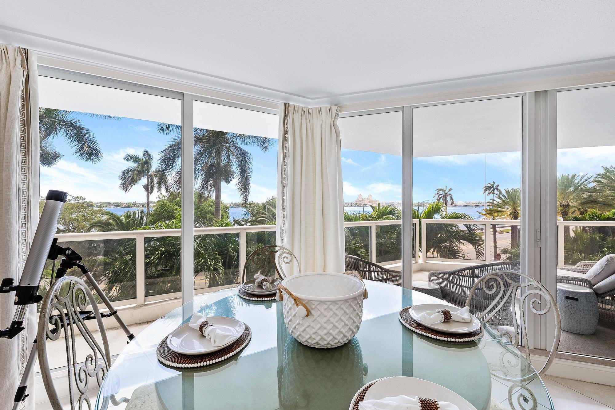 Villa Del Lago - Residential