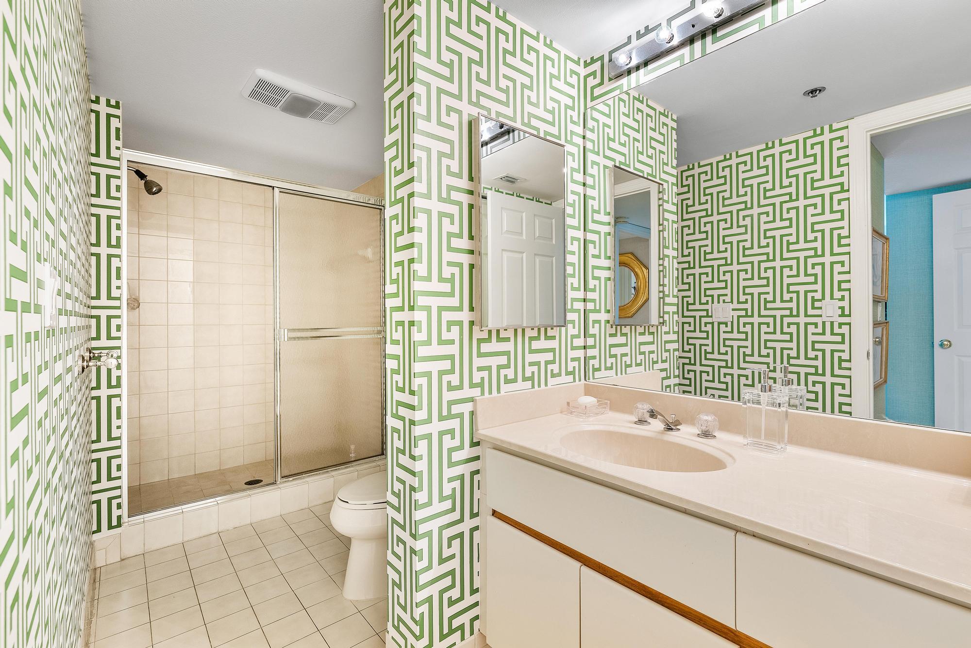 Villa Del Lago - Residential