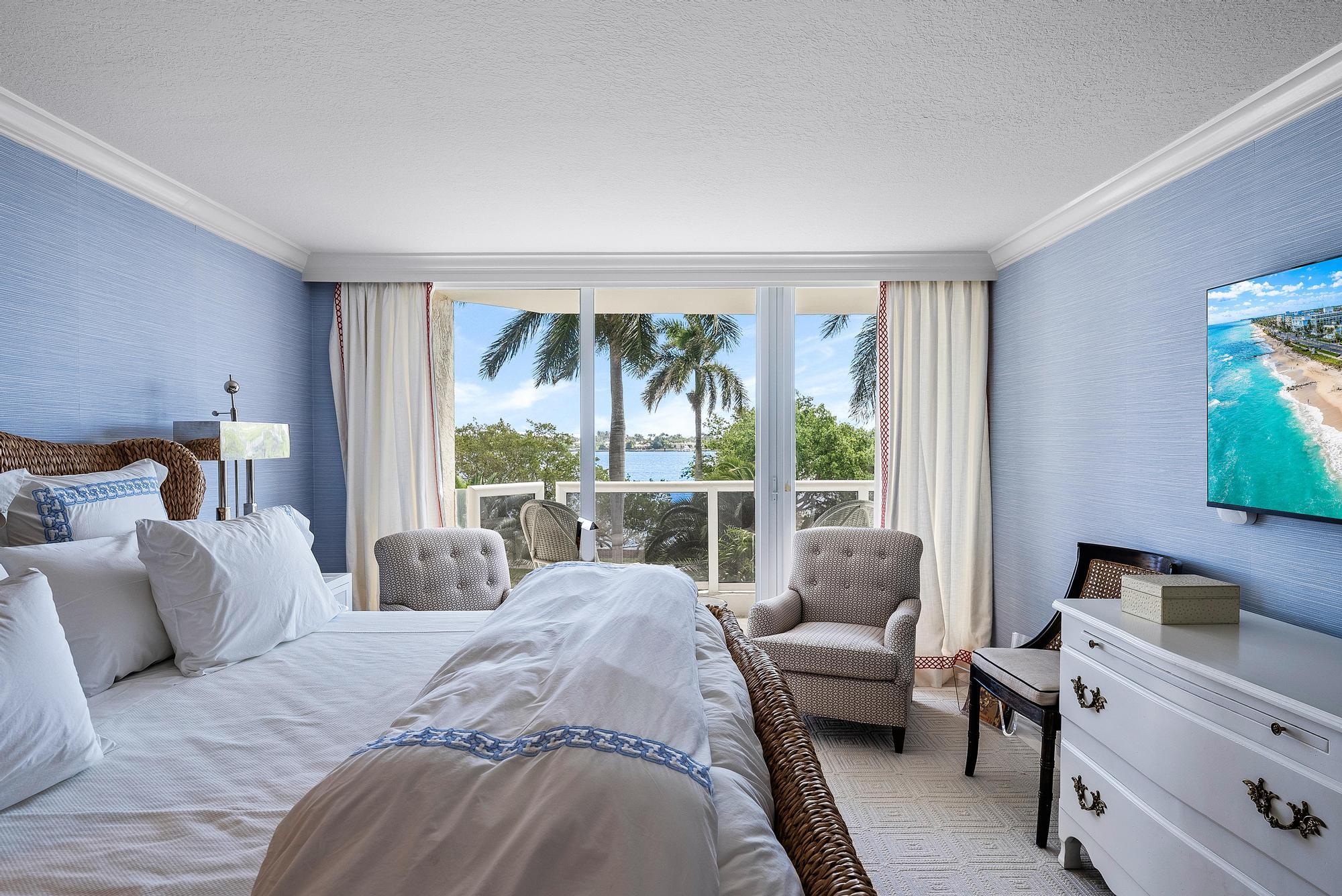 Villa Del Lago - Residential