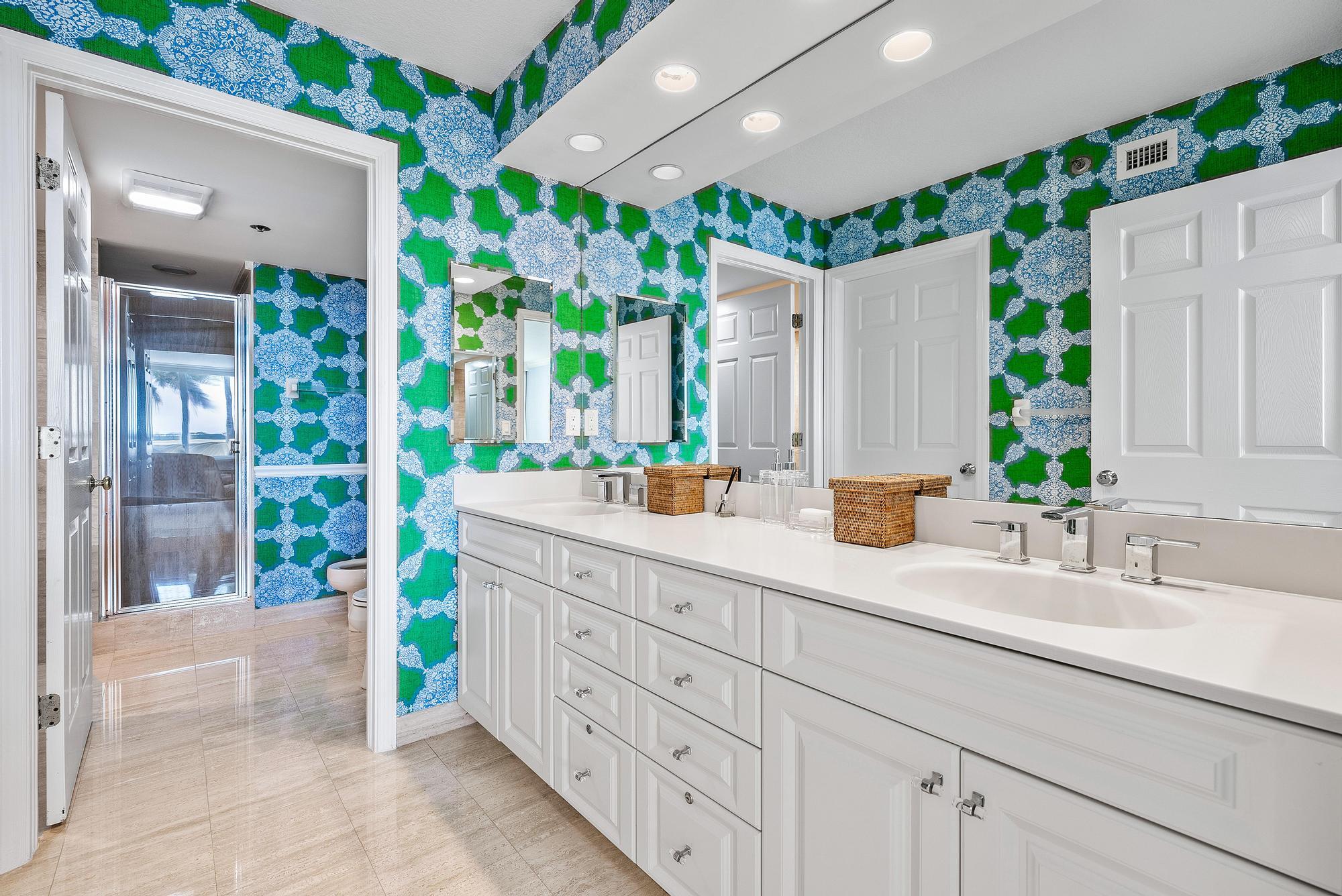 Villa Del Lago - Residential