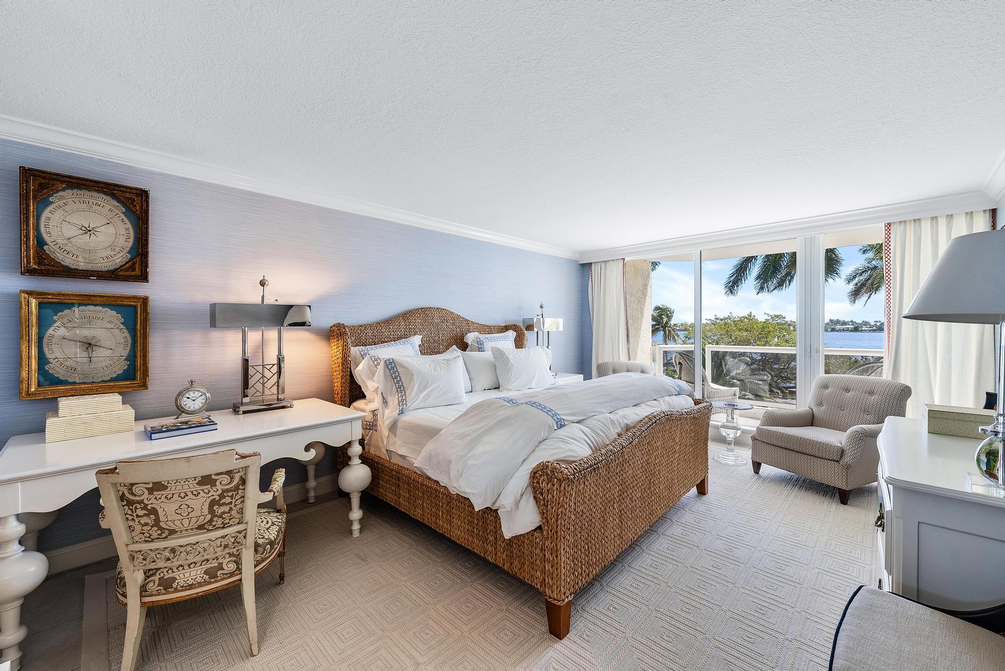 Villa Del Lago - Residential