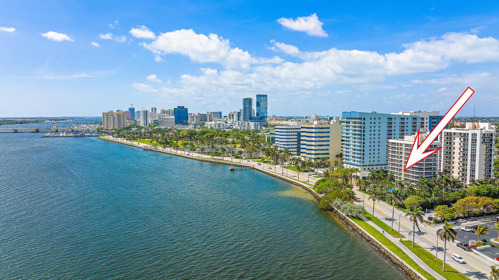 Villa Del Lago - Residential