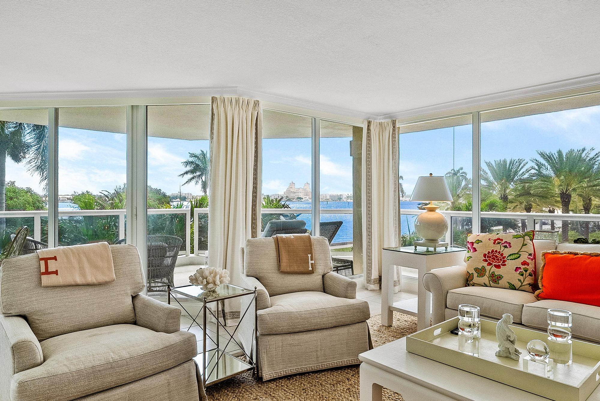 Villa Del Lago - Residential