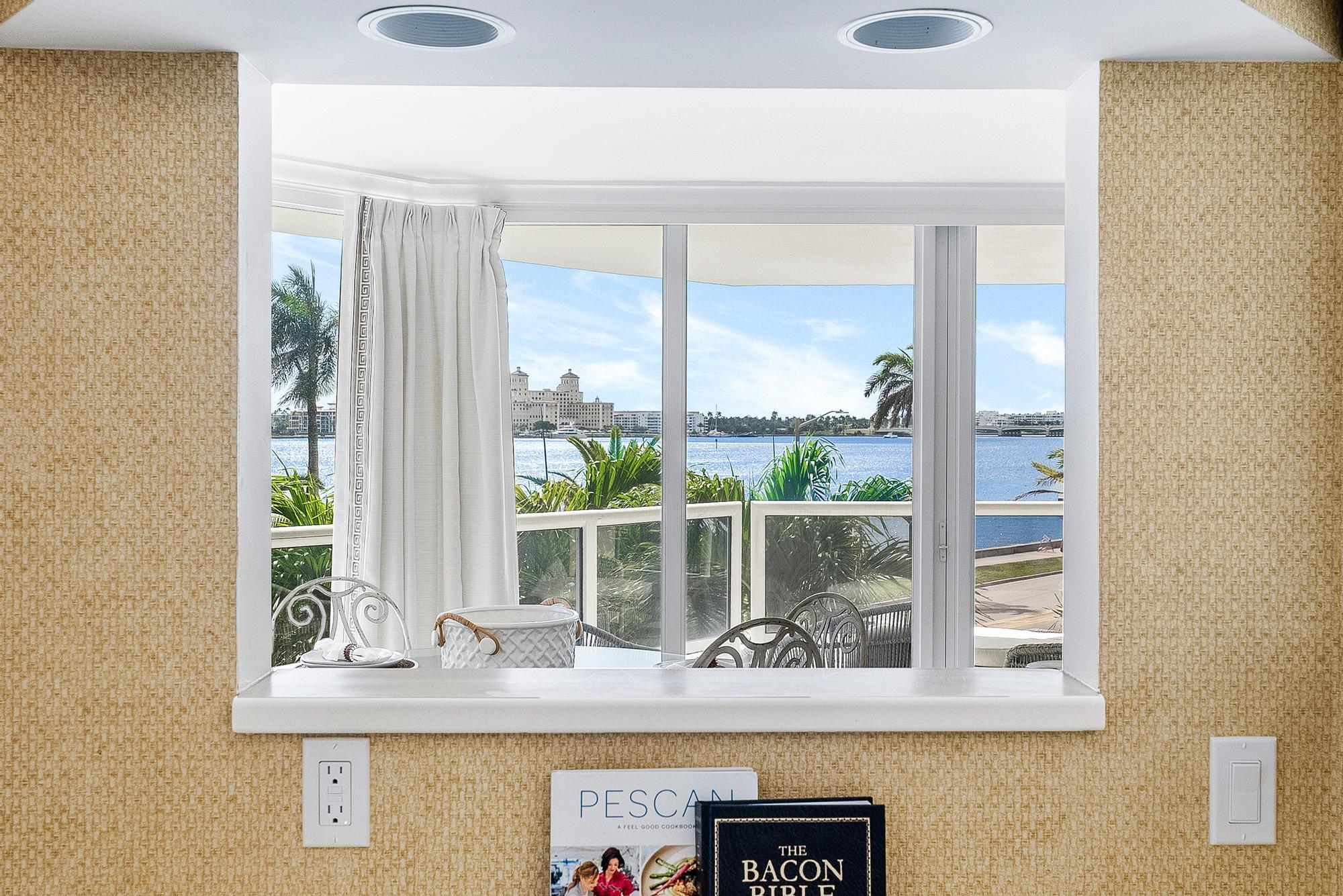 Villa Del Lago - Residential