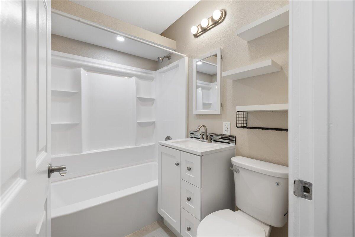 HIBISCUS PARK - Residential Lease