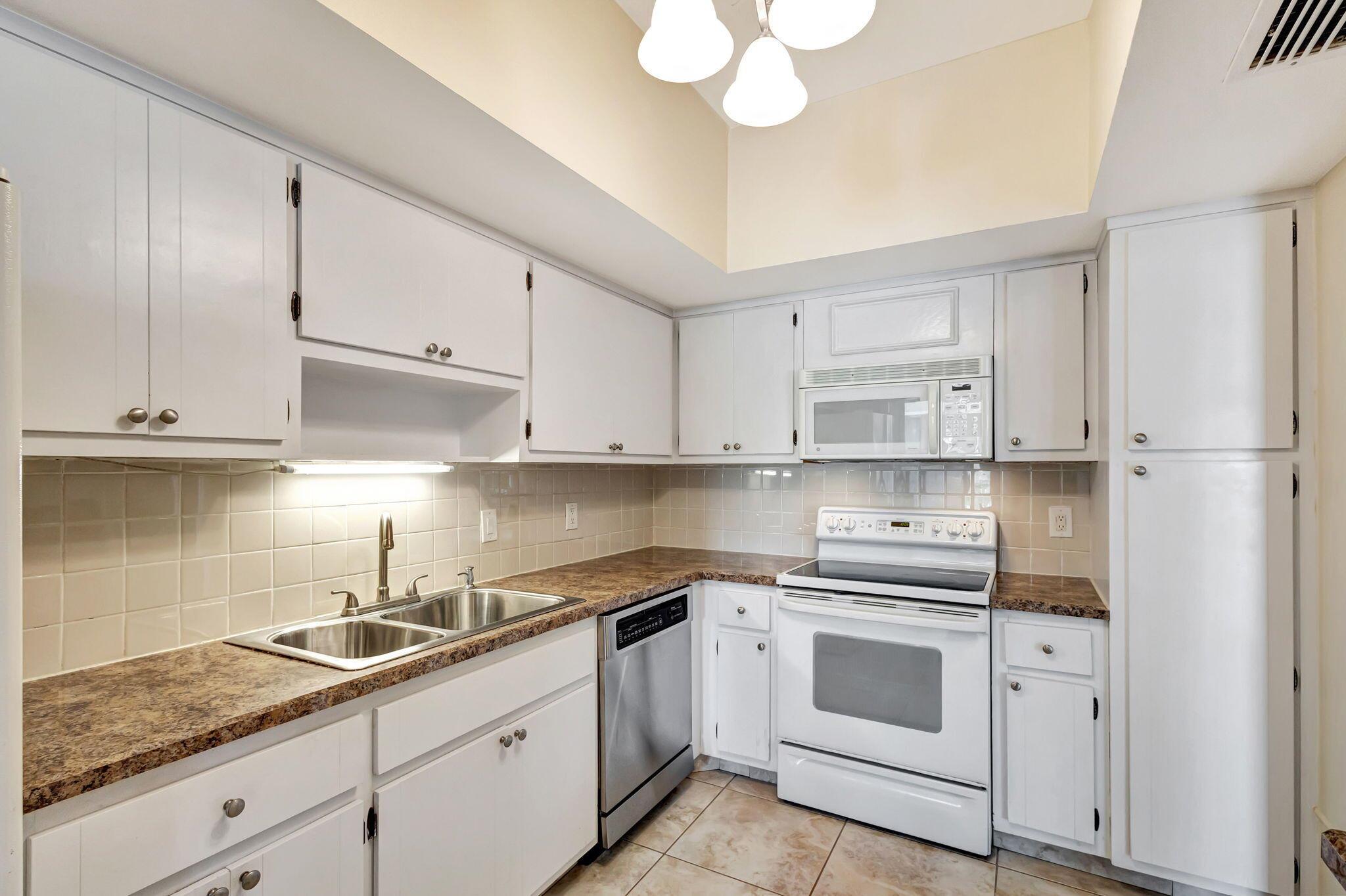 LONGWOOD 1 CONDO - Residential