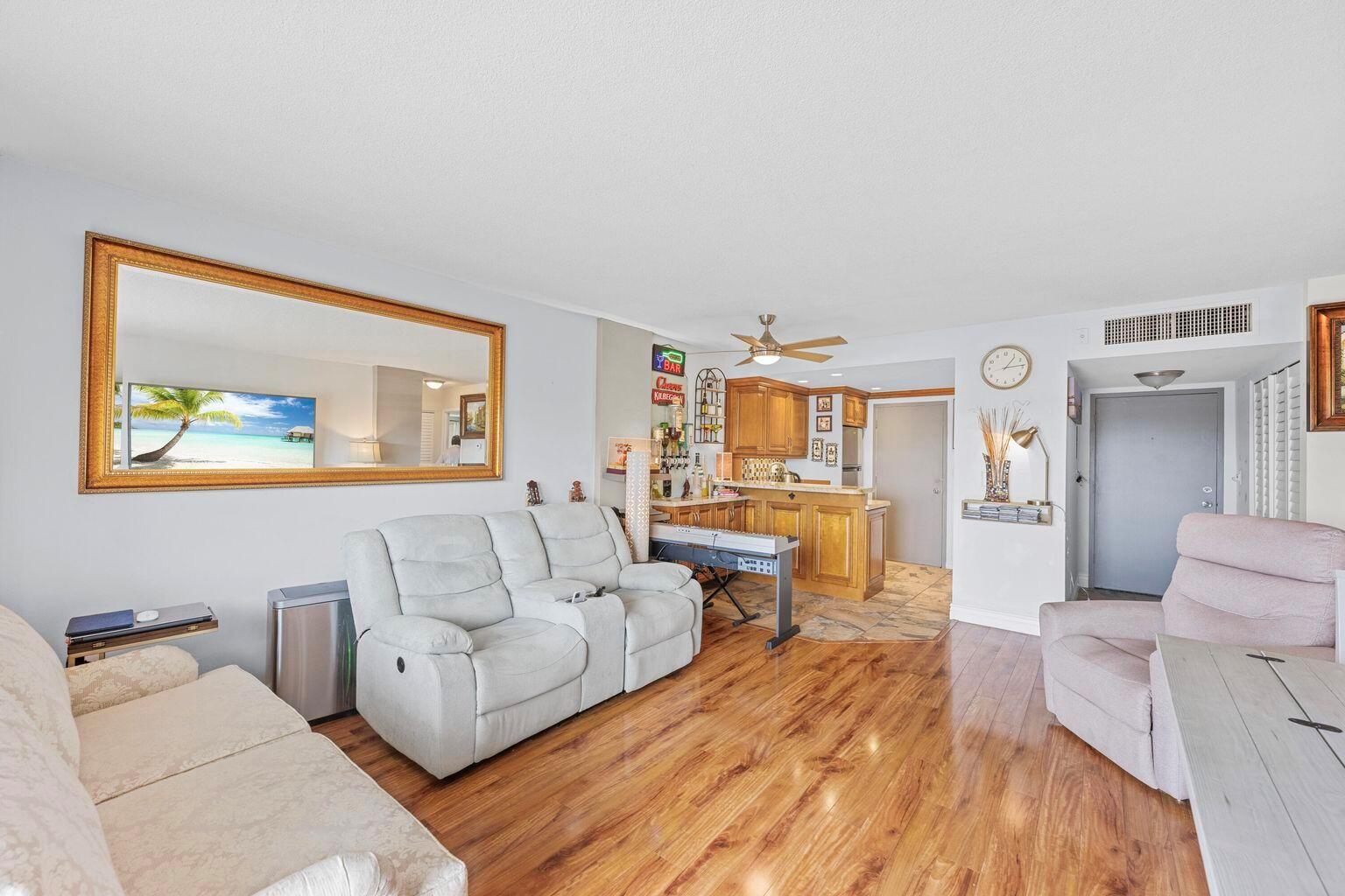 CORAL LAKE TOWER CONDO - Residential