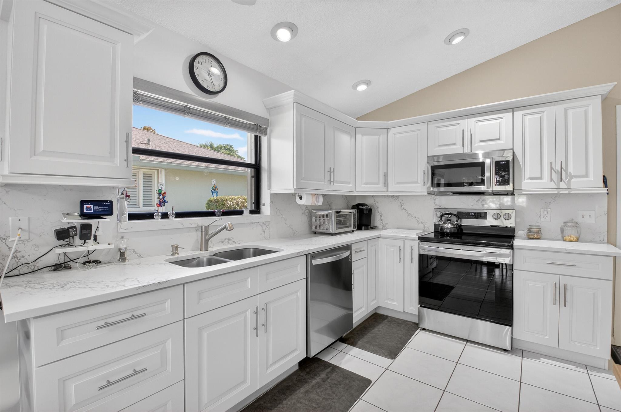 RAINBERRY BAY SEC 8 - Residential