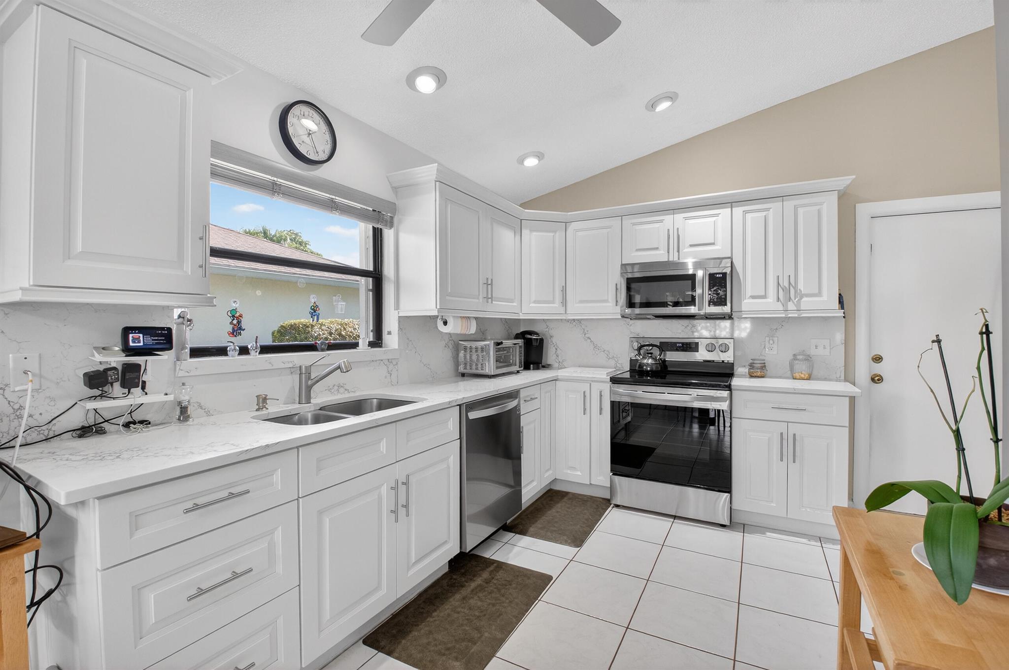 RAINBERRY BAY SEC 8 - Residential