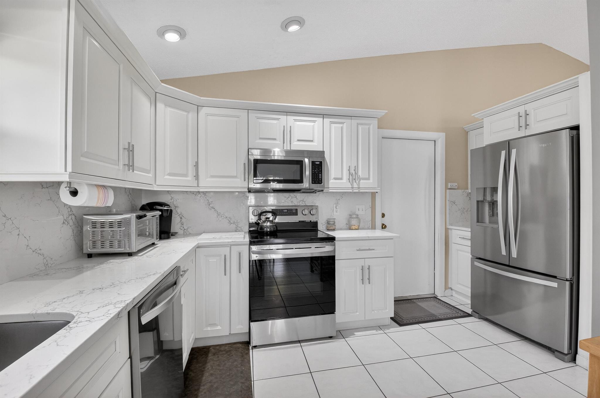 RAINBERRY BAY SEC 8 - Residential