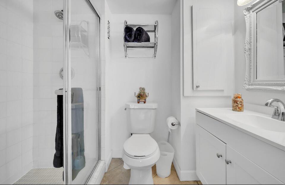 AMBASSADORS V SOUTH CONDO - Residential