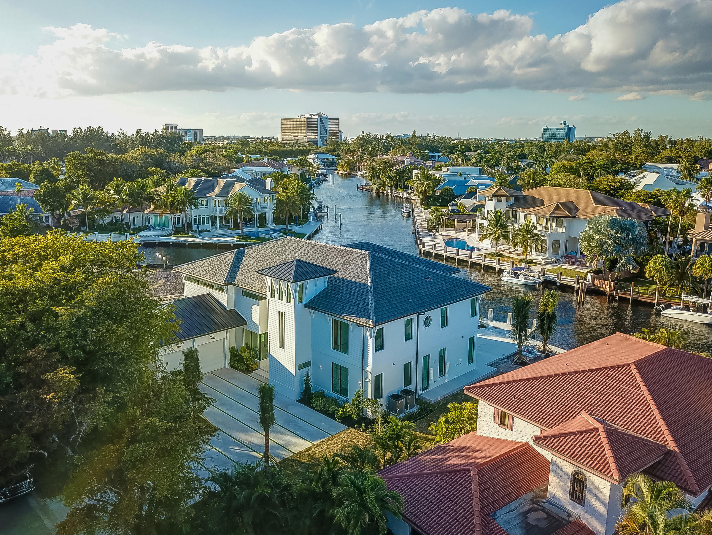 BAY COLONY SEC OF THE LAN - Residential