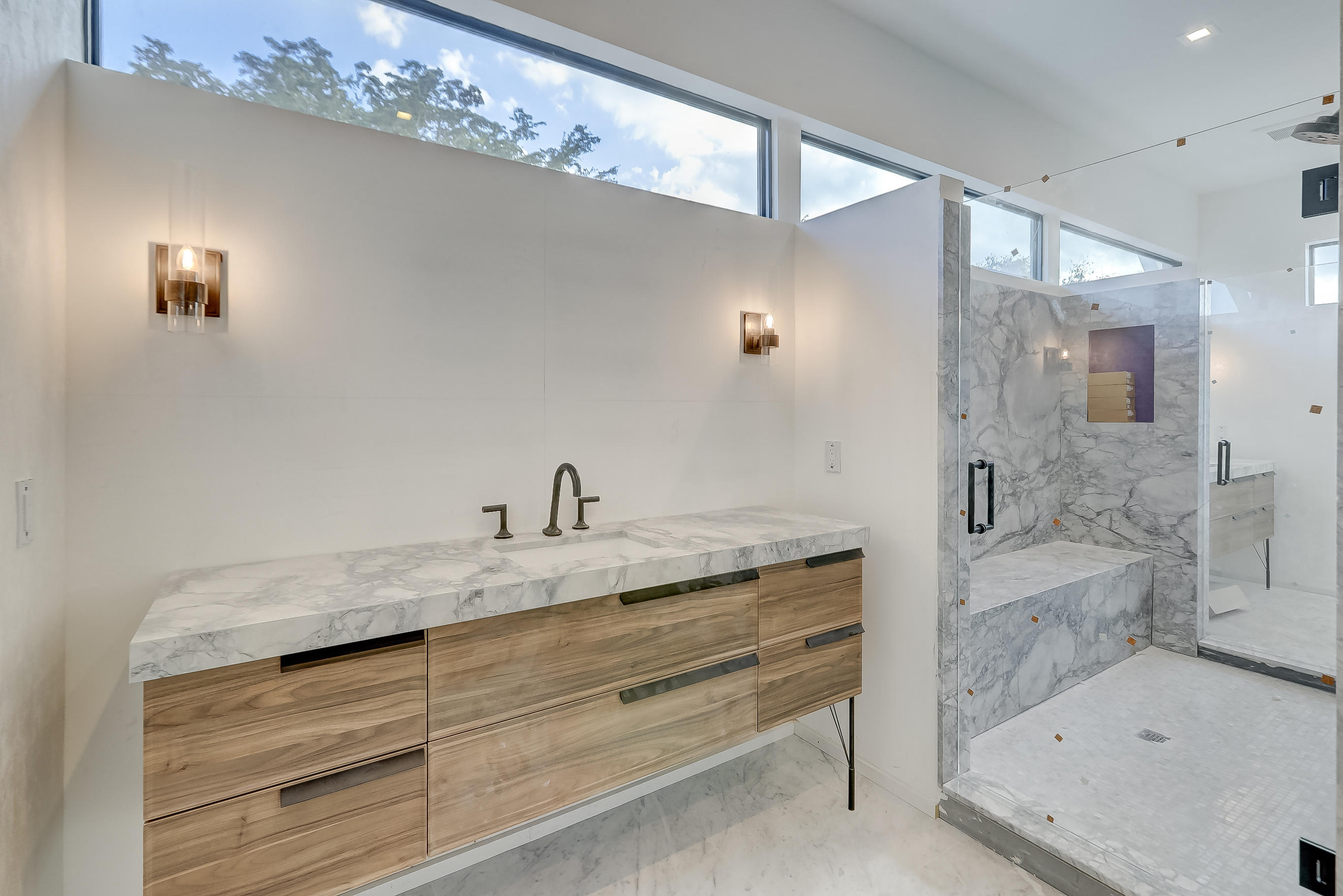 BAY COLONY SEC OF THE LAN - Residential