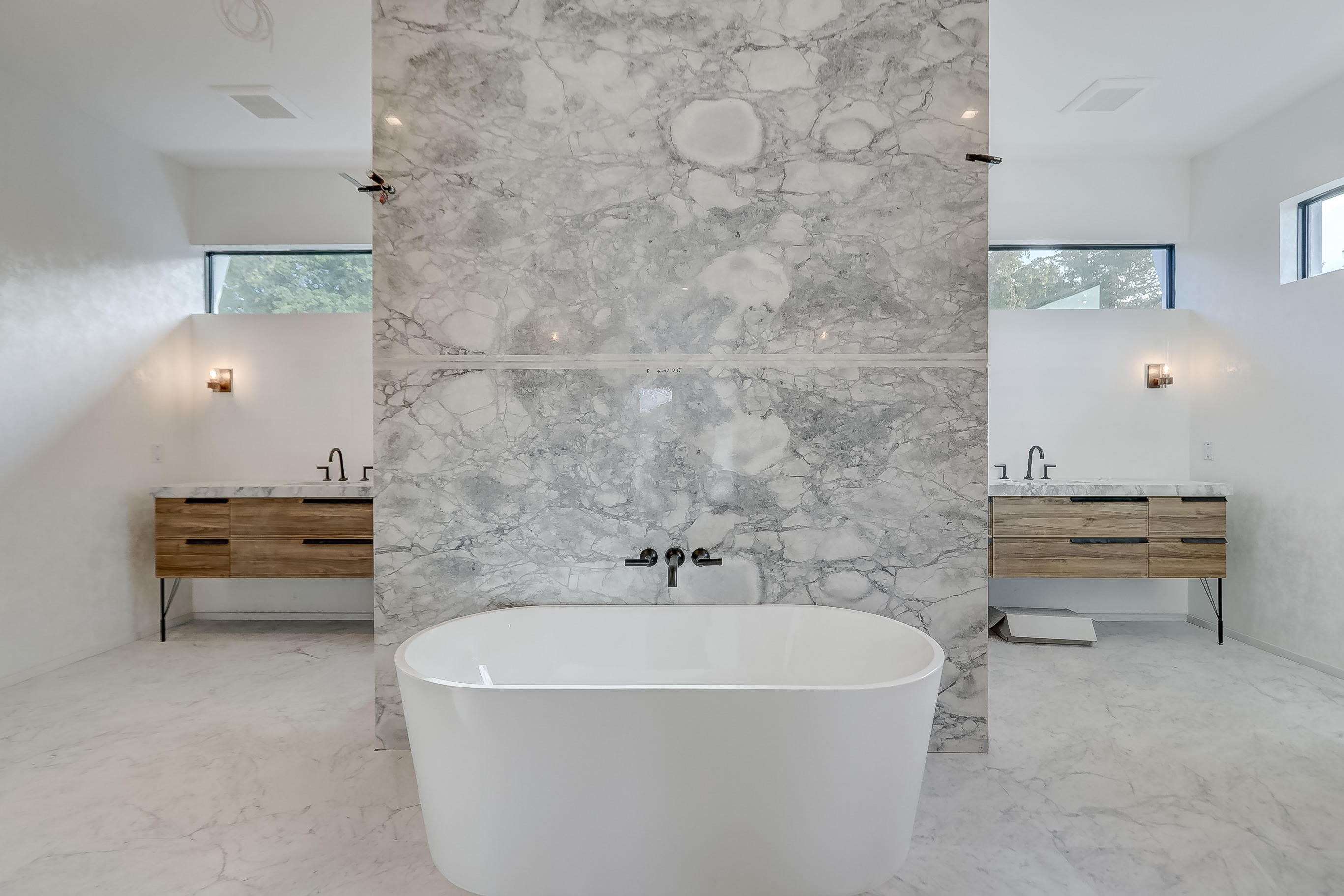 BAY COLONY SEC OF THE LAN - Residential